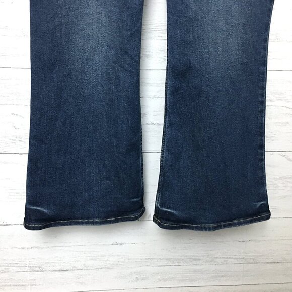 Old Navy Women's Jeans High Rise Flare Leg Beatrice Stretch size 18 length 27" - Picture 7 of 9